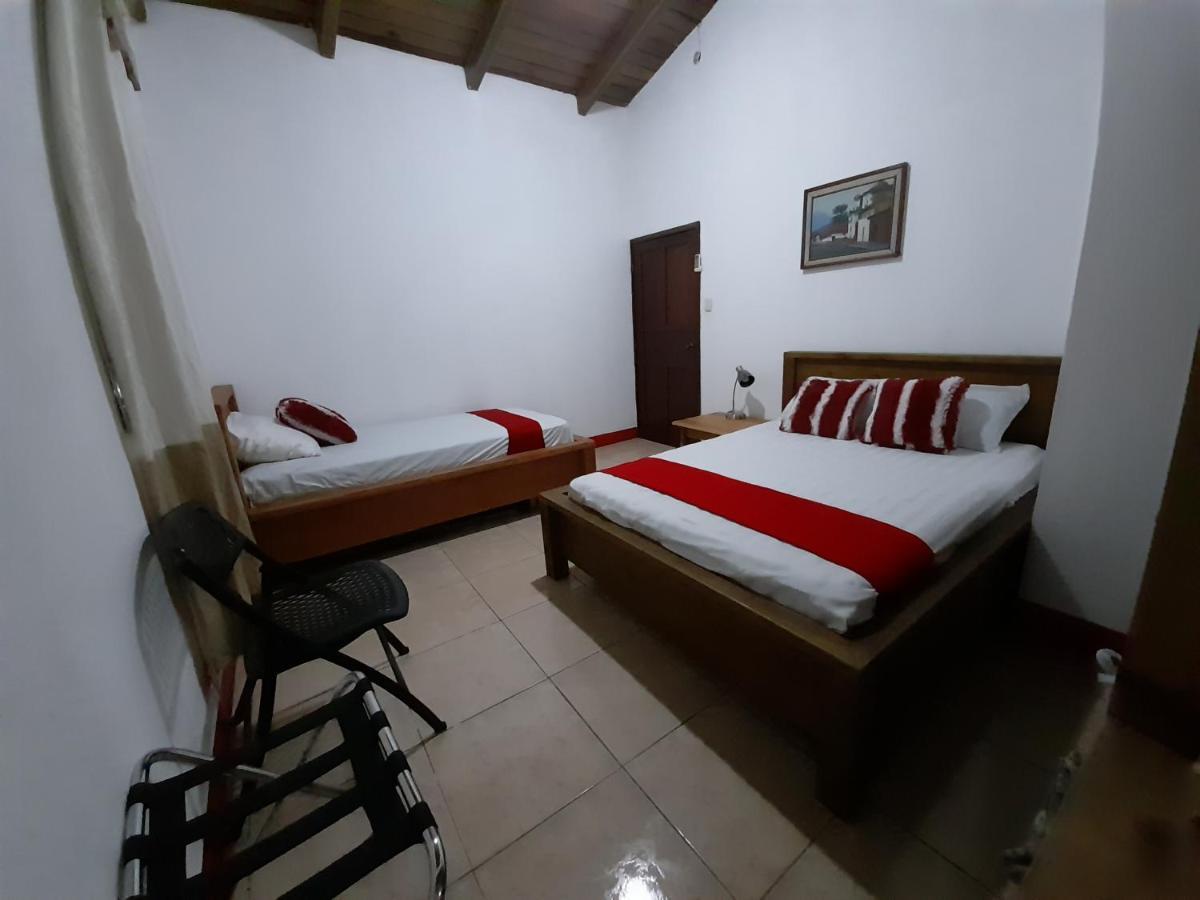 Hostal Blood Moon Rio Dulce Town Εξωτερικό φωτογραφία