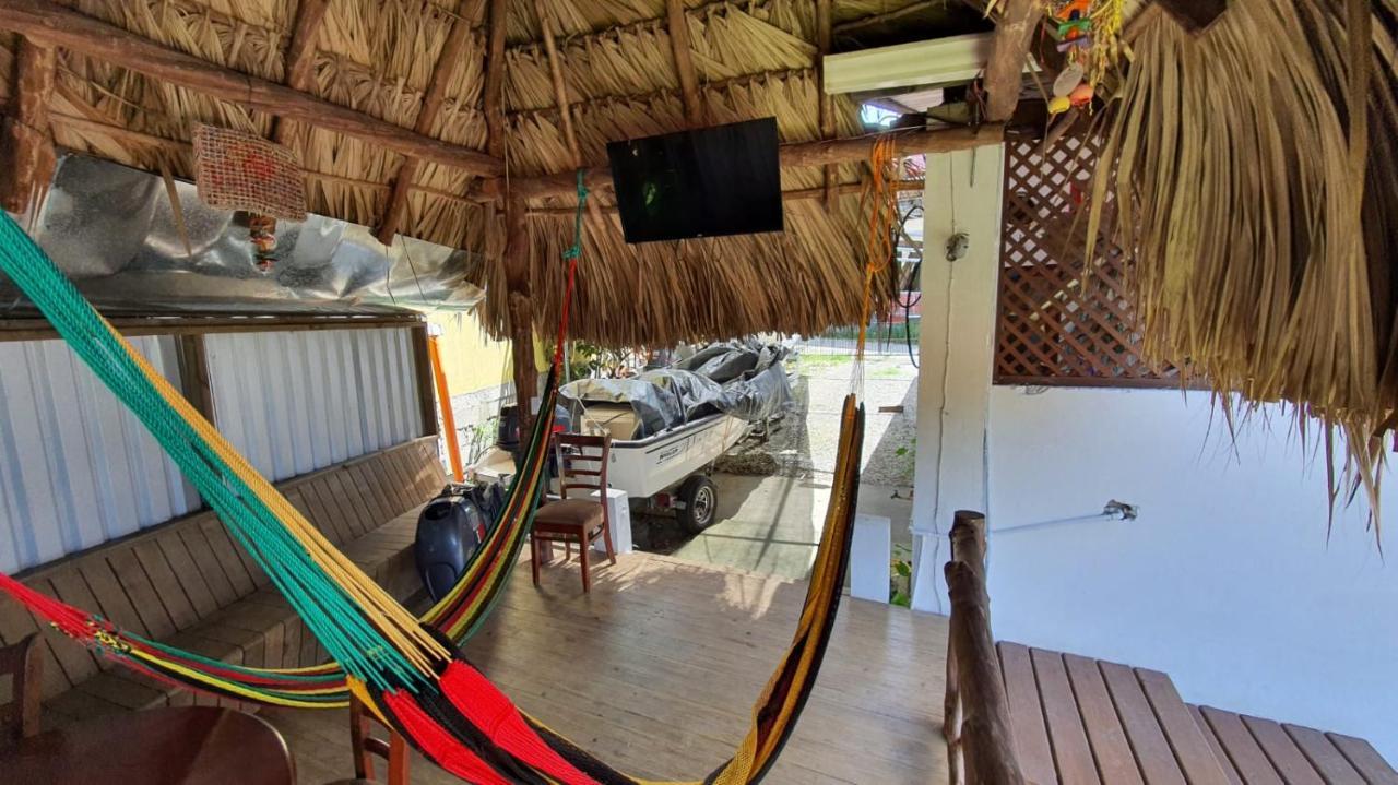 Hostal Blood Moon Rio Dulce Town Εξωτερικό φωτογραφία