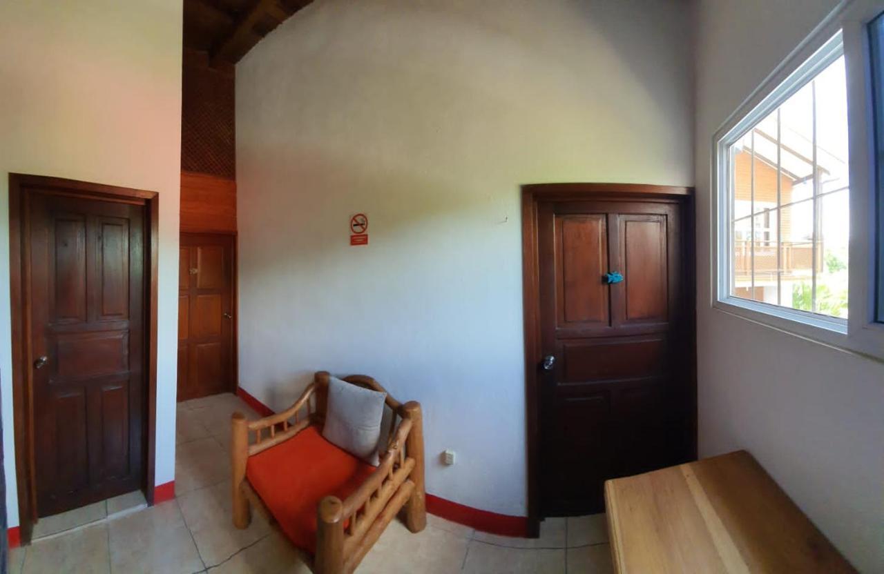 Hostal Blood Moon Rio Dulce Town Εξωτερικό φωτογραφία
