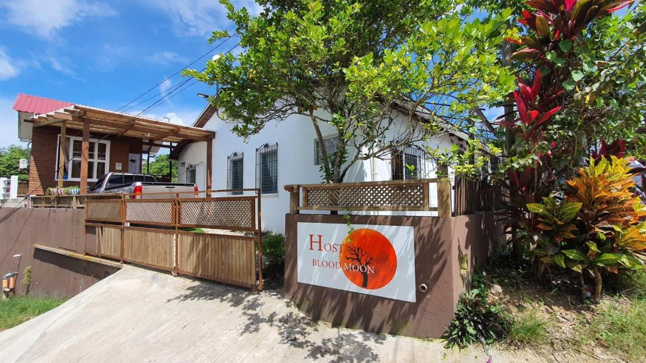 Hostal Blood Moon Rio Dulce Town Εξωτερικό φωτογραφία