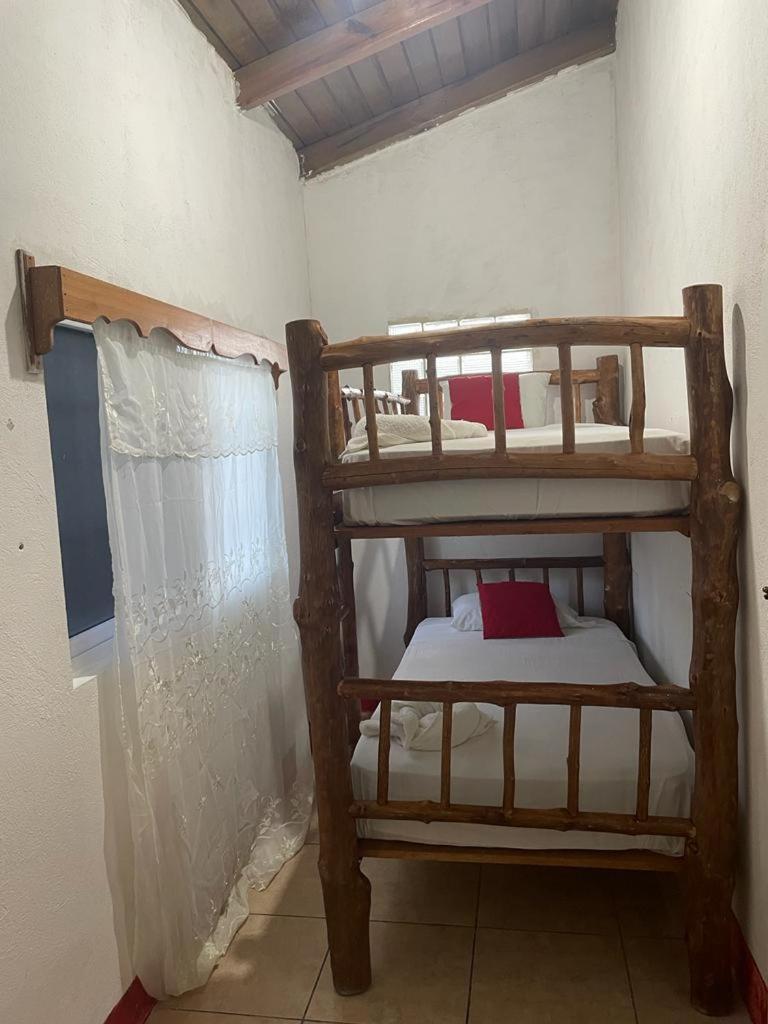 Hostal Blood Moon Rio Dulce Town Εξωτερικό φωτογραφία